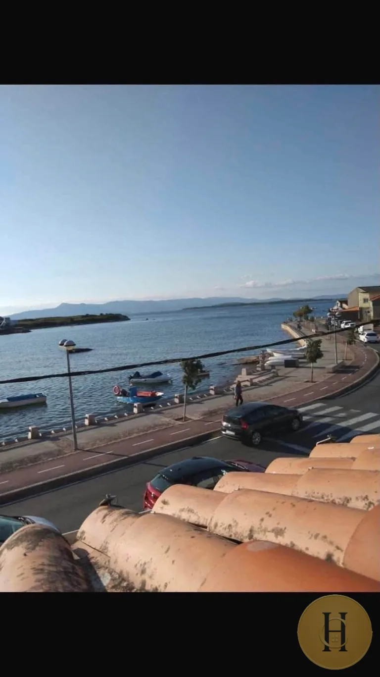 En O Grove. Haz tu reserva para Septiembre vistas al mar.