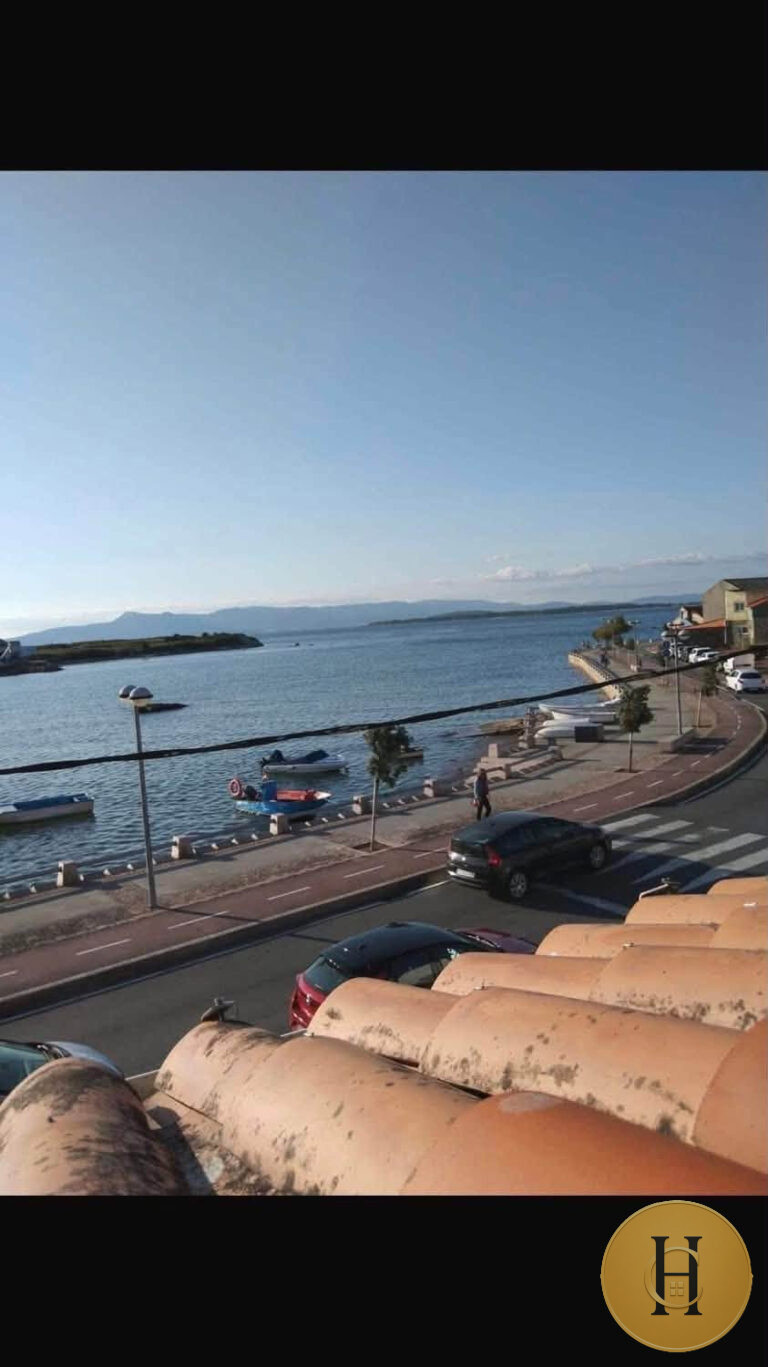 En O Grove. Haz tu reserva para Septiembre vistas al mar.