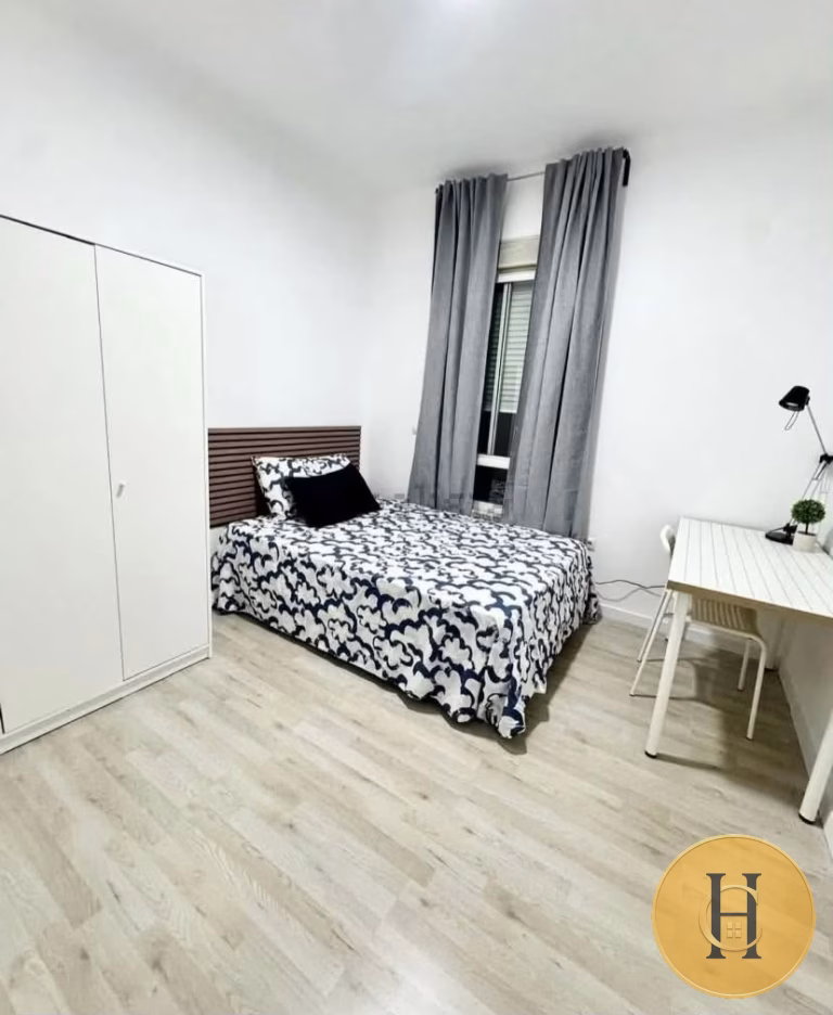 Habitación para pareja – Puerta del Ángel, Madrid