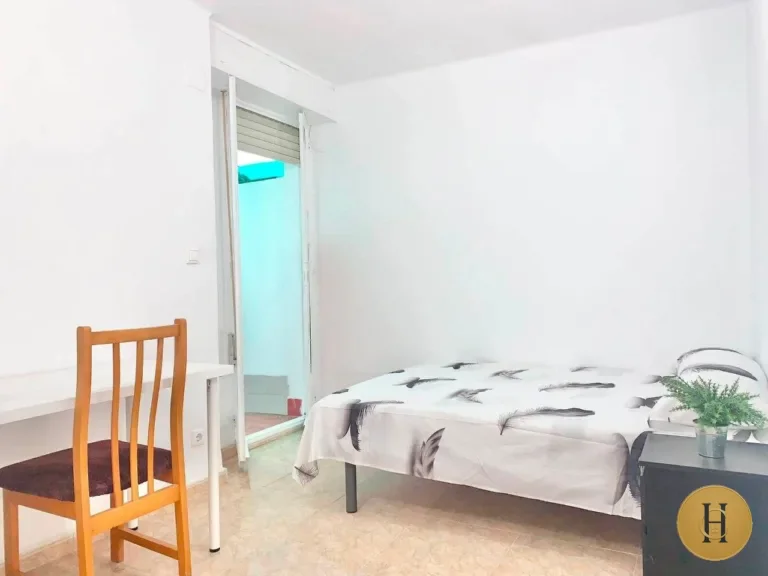 Alquiler. Habitacion. Calle Brasil Av. Del Cid, Valencia.