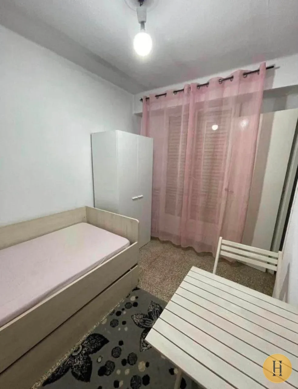 Alquilo habitacion en Valencia