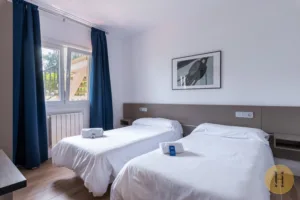Habitación familiar con vistas al jardín