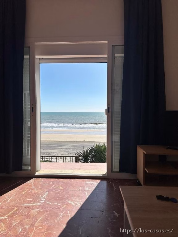 A la Orilla del Mar