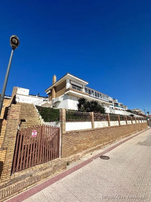 A la Orilla del Mar