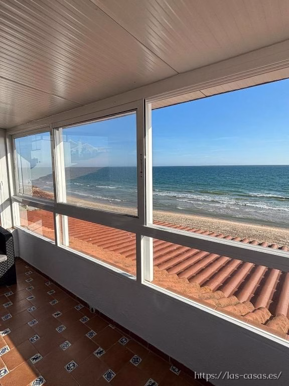 A la Orilla del Mar