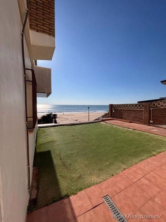 A la Orilla del Mar