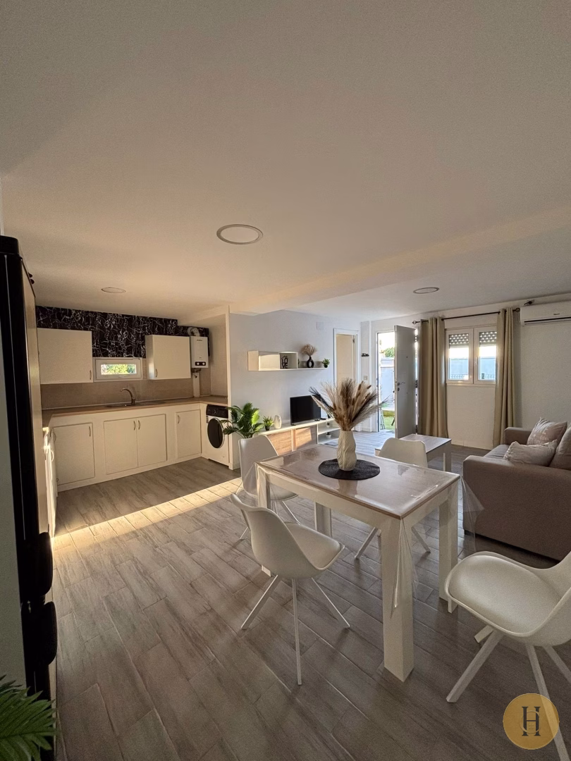 Alquiler Vacacional de Casa en Conil de la Frontera con Piscina y Jardín Privado