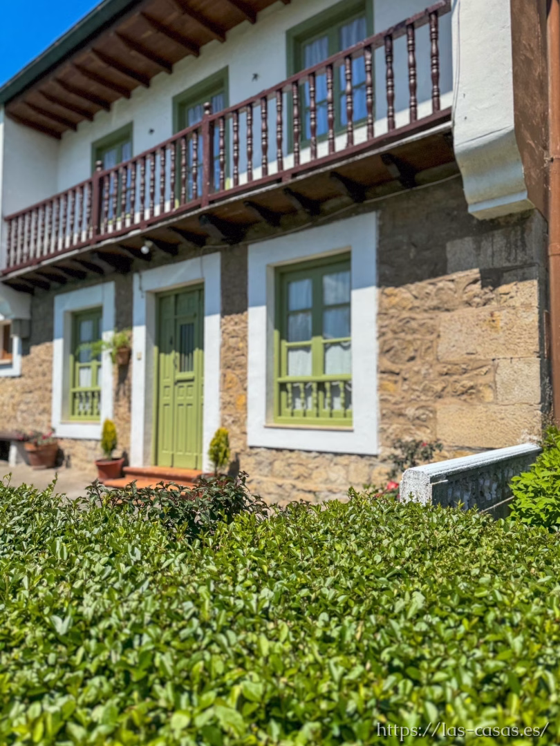 Mies de Sabres-Queveda 42. 39314 Santillana del Mar. Cantabria