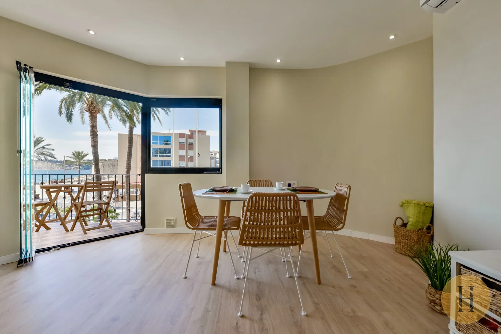VG - Alquiler VG Apartamento Castell Calpe | HotelsCasa