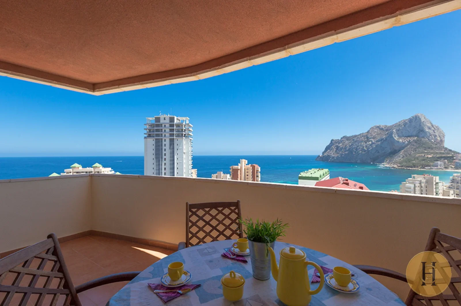 VG - Alquiler VG Apartamento Coral Beach Calpe Frente al Mar | HotelsCasa