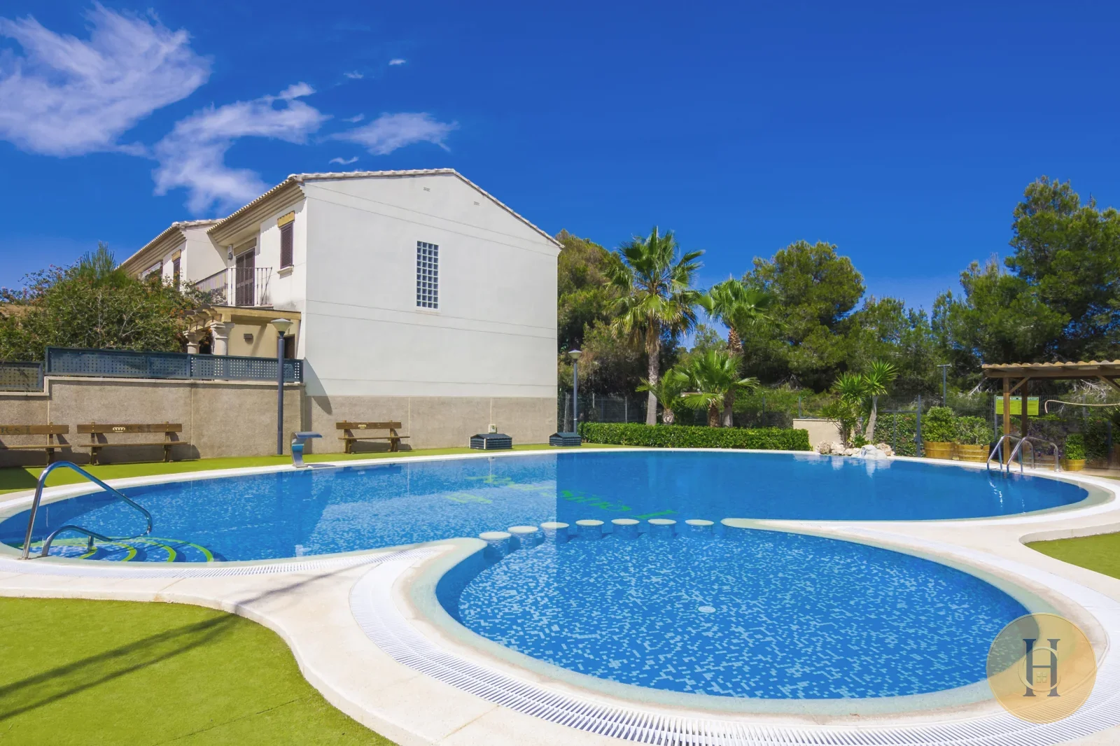VG - Alquiler Bungalow Real Sitio en Calpe | Piscina y Parking