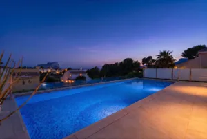 VG - Alquiler Villa Claudy en Calpe con Piscina | HotelsCasa
