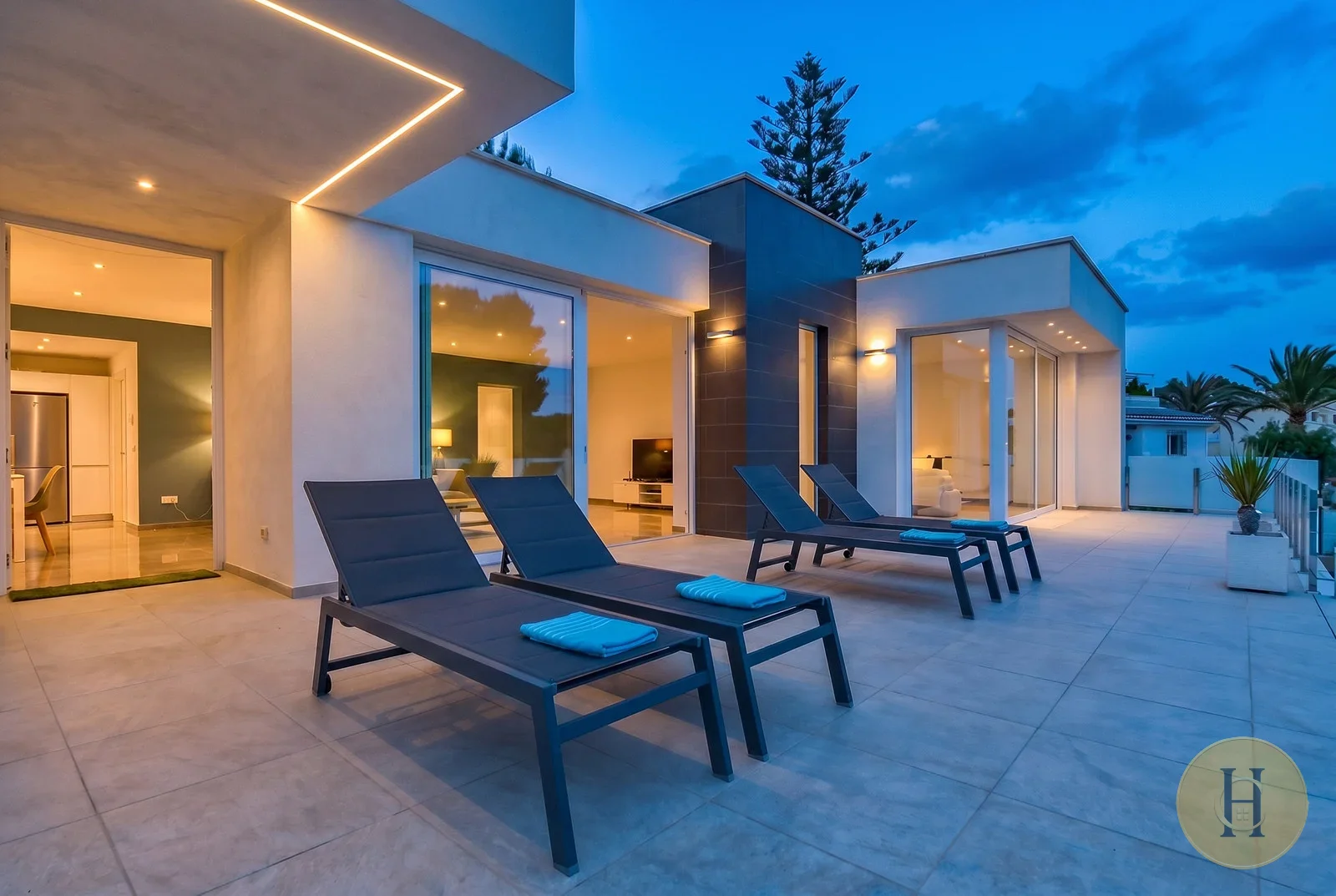 VG - Alquiler Villa Claudy en Calpe con Piscina | HotelsCasa