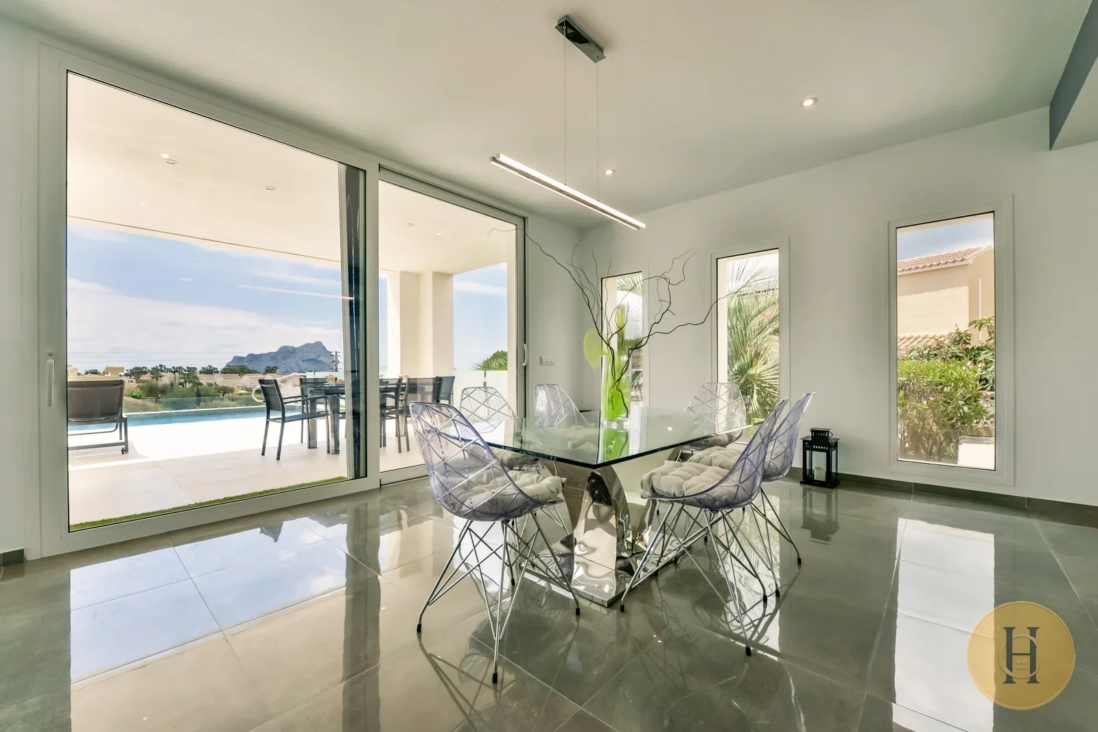 VG - Alquiler Villa Claudy en Calpe con Piscina | HotelsCasa