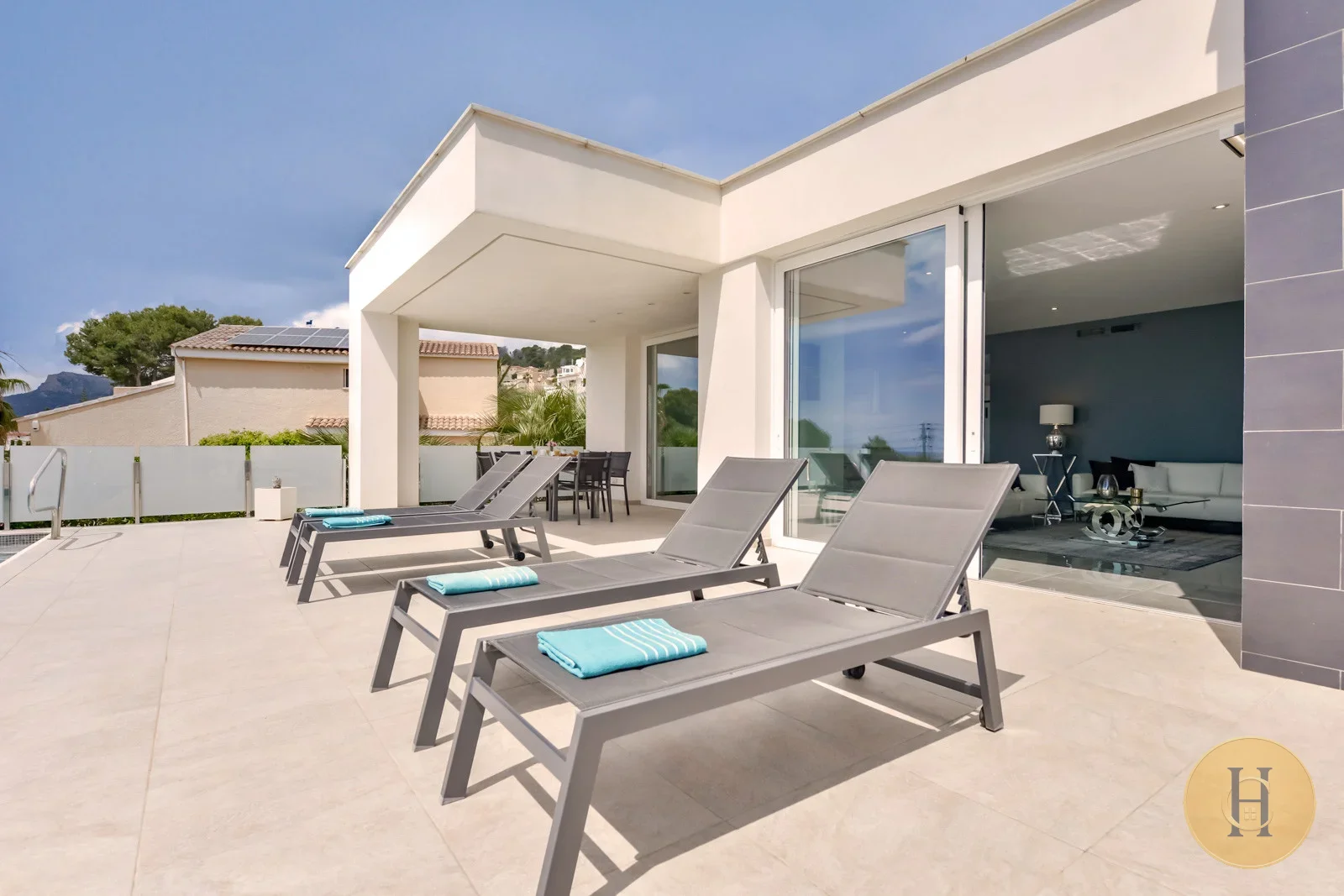 VG - Alquiler Villa Claudy en Calpe con Piscina | HotelsCasa