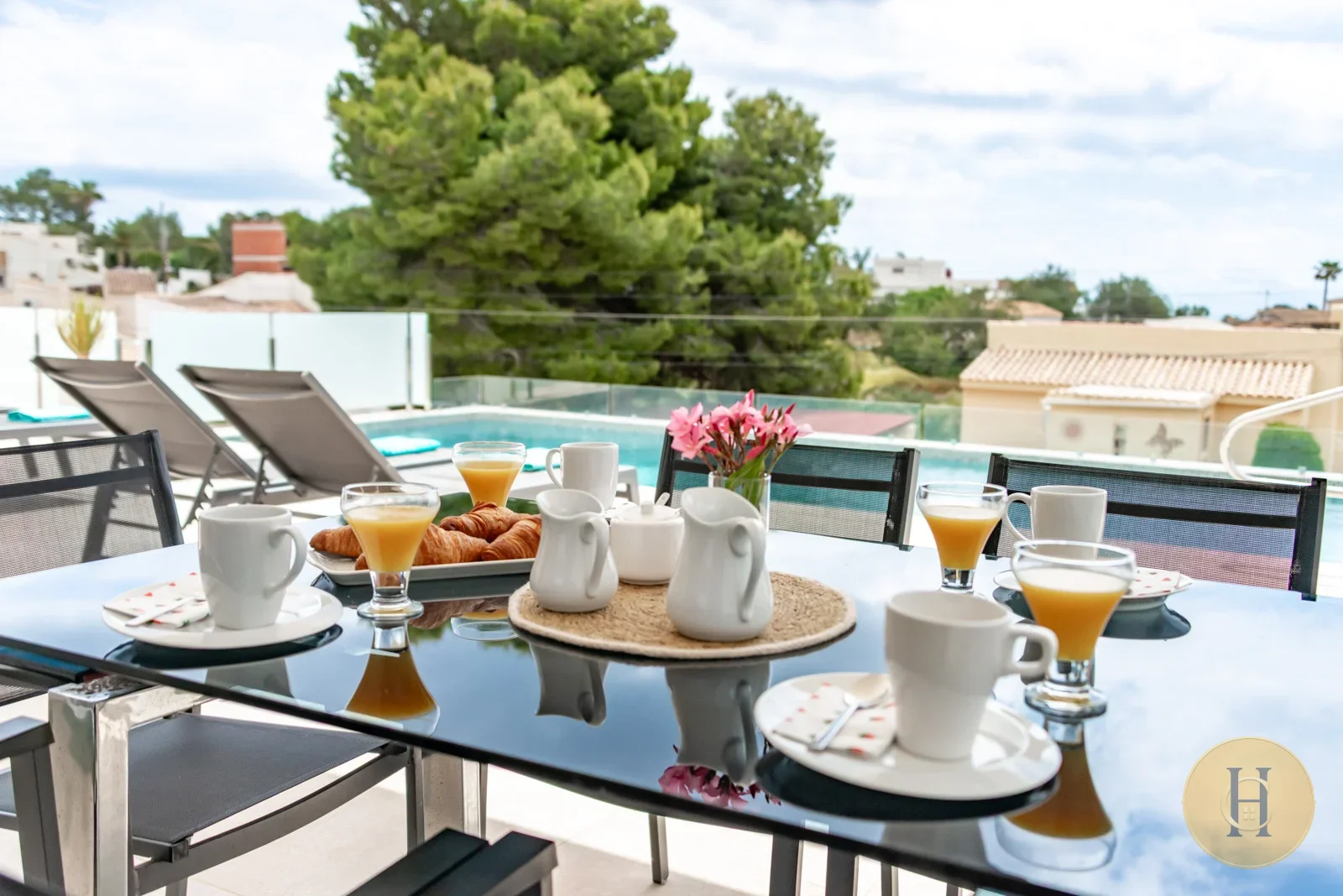 VG - Alquiler Villa Claudy en Calpe con Piscina | HotelsCasa