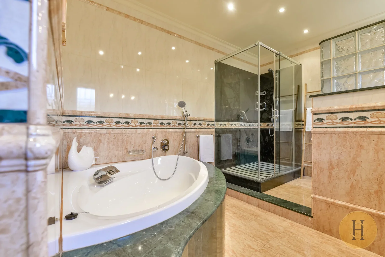 VG - Villa Cascada