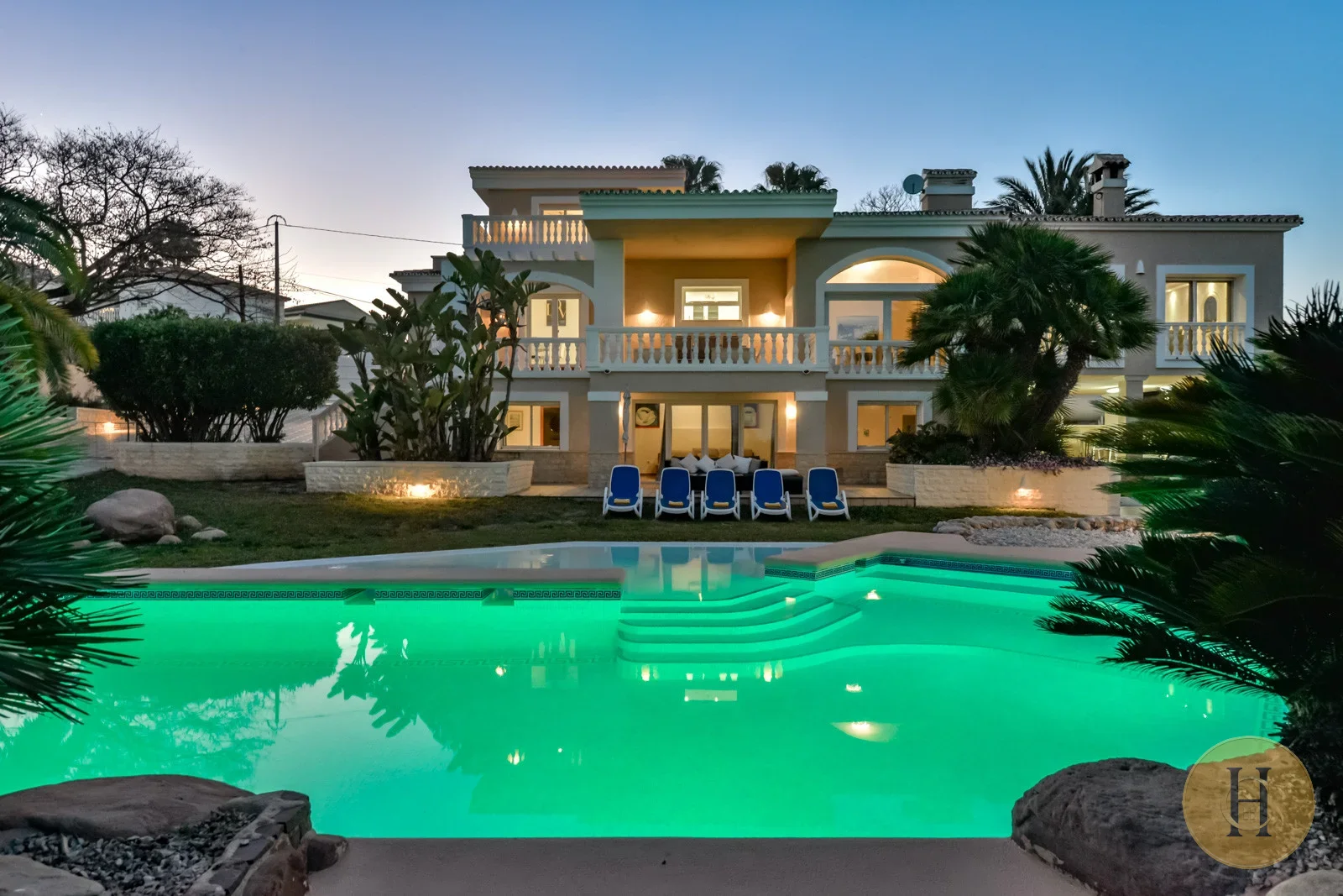 VG - Alquiler Villa Ifach Calpe con Piscina Privada | HotelsCasa