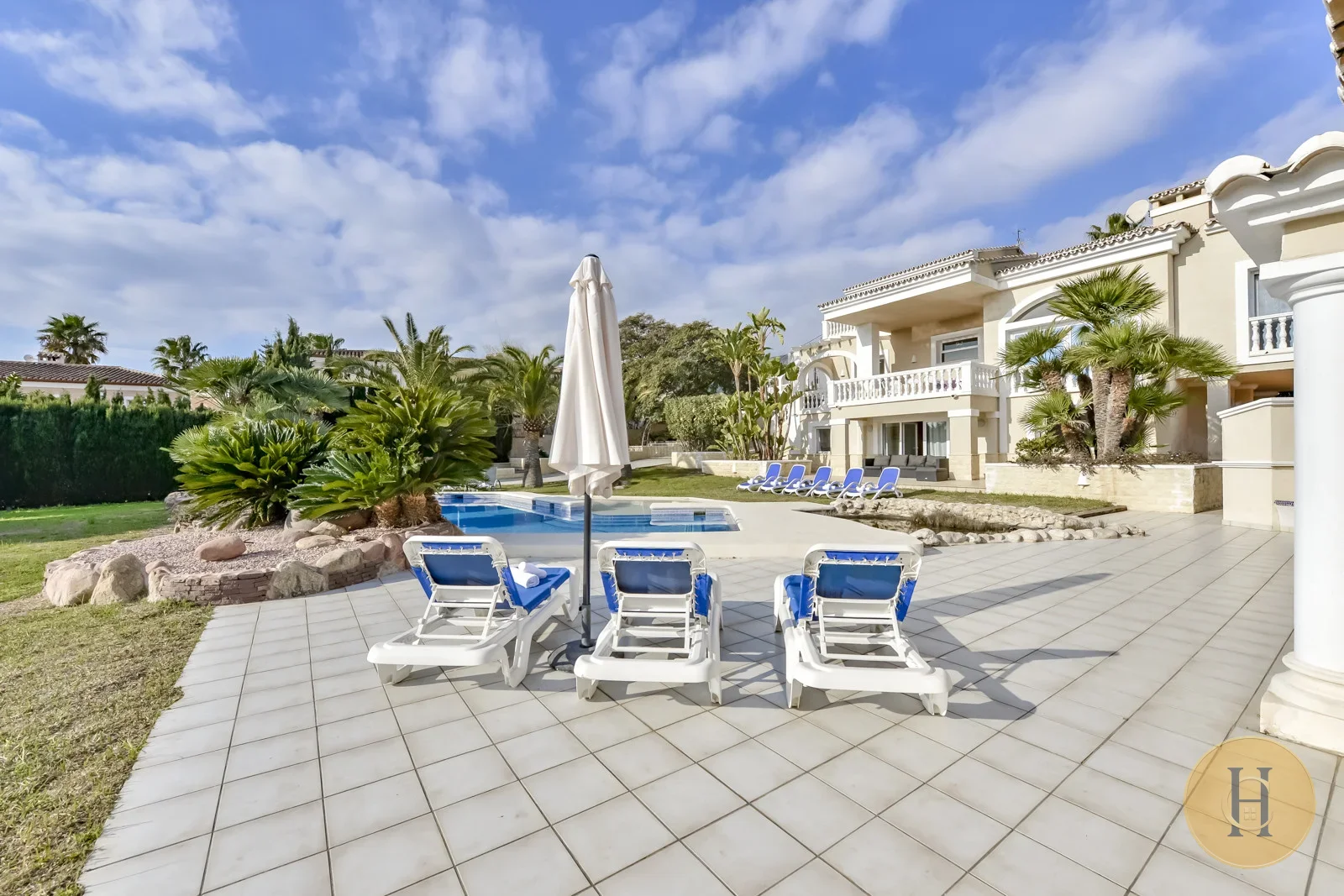 VG - Alquiler Villa Ifach Calpe con Piscina Privada | HotelsCasa