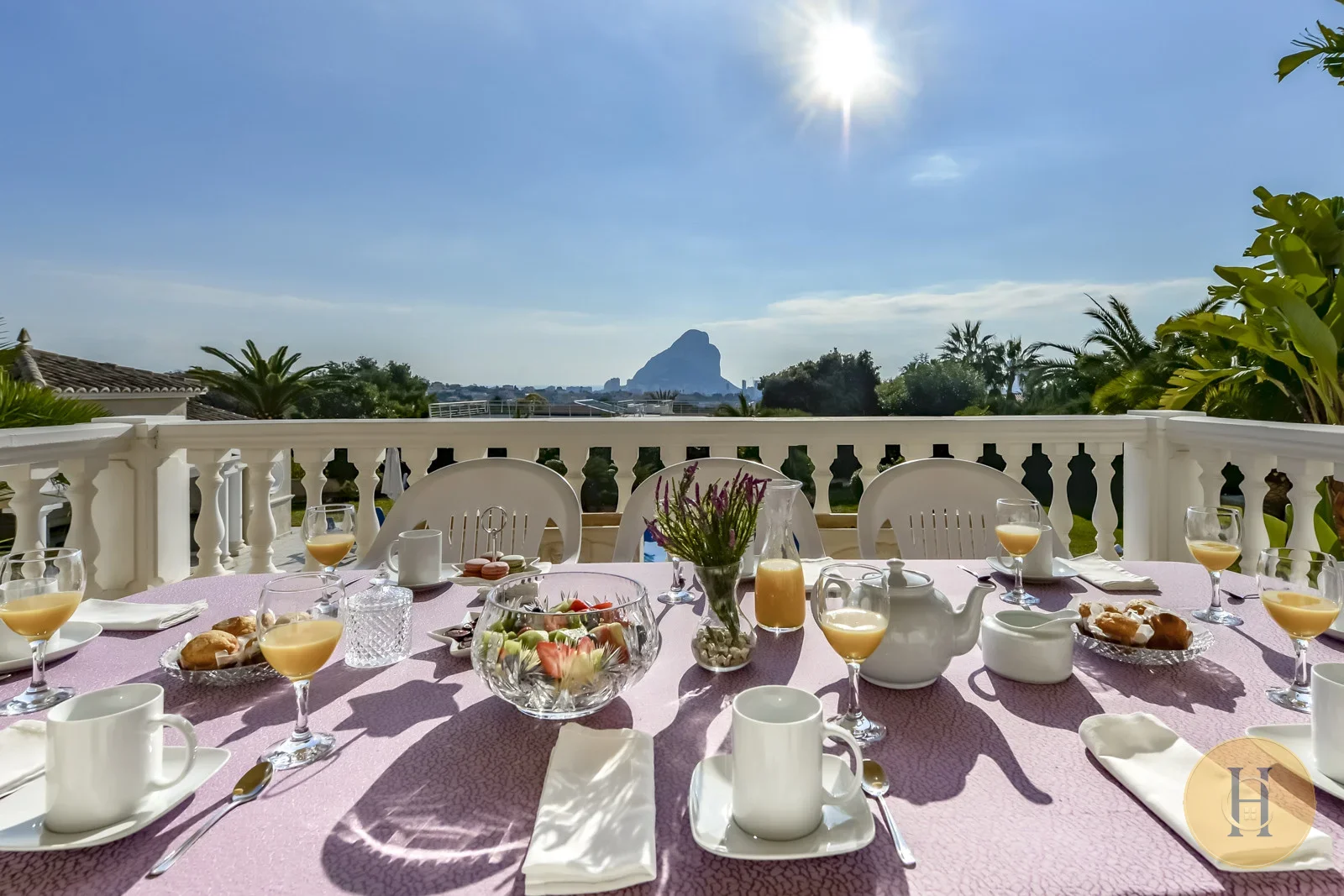 VG - Alquiler Villa Ifach Calpe con Piscina Privada | HotelsCasa