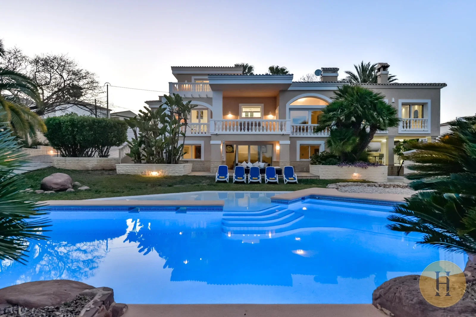 VG - Alquiler Villa Ifach Calpe con Piscina Privada | HotelsCasa