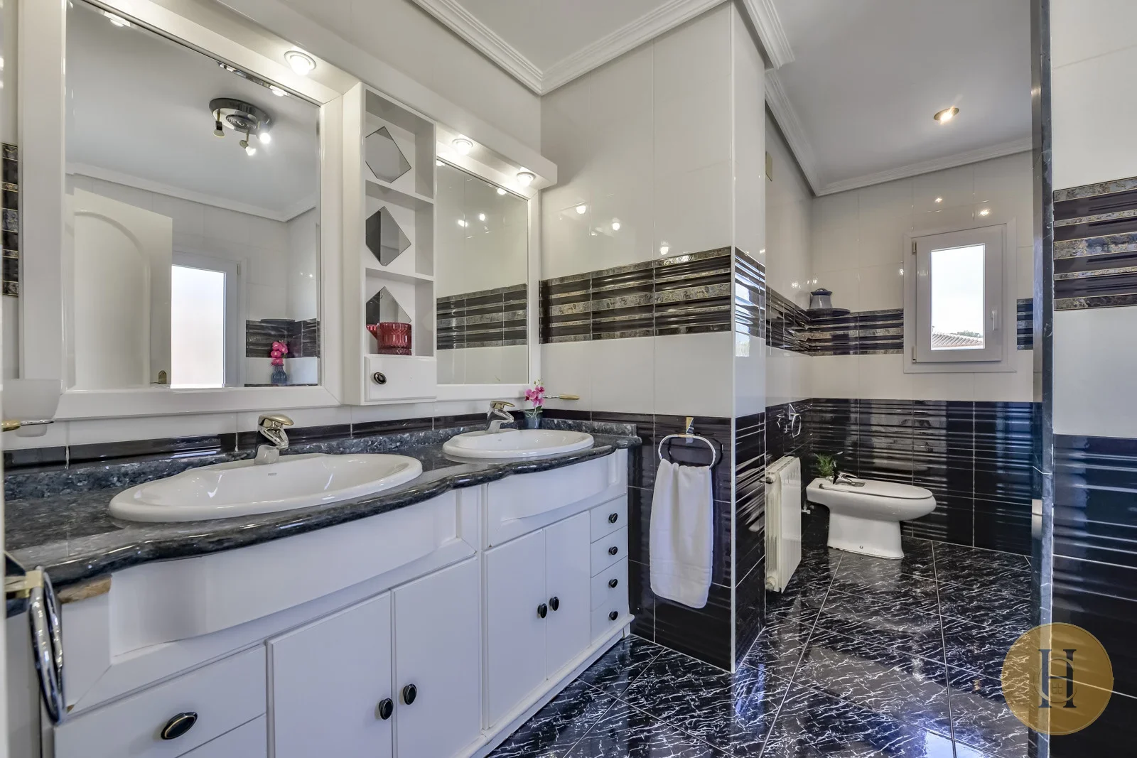 VG - Alquiler Villa Ifach Calpe con Piscina Privada | HotelsCasa