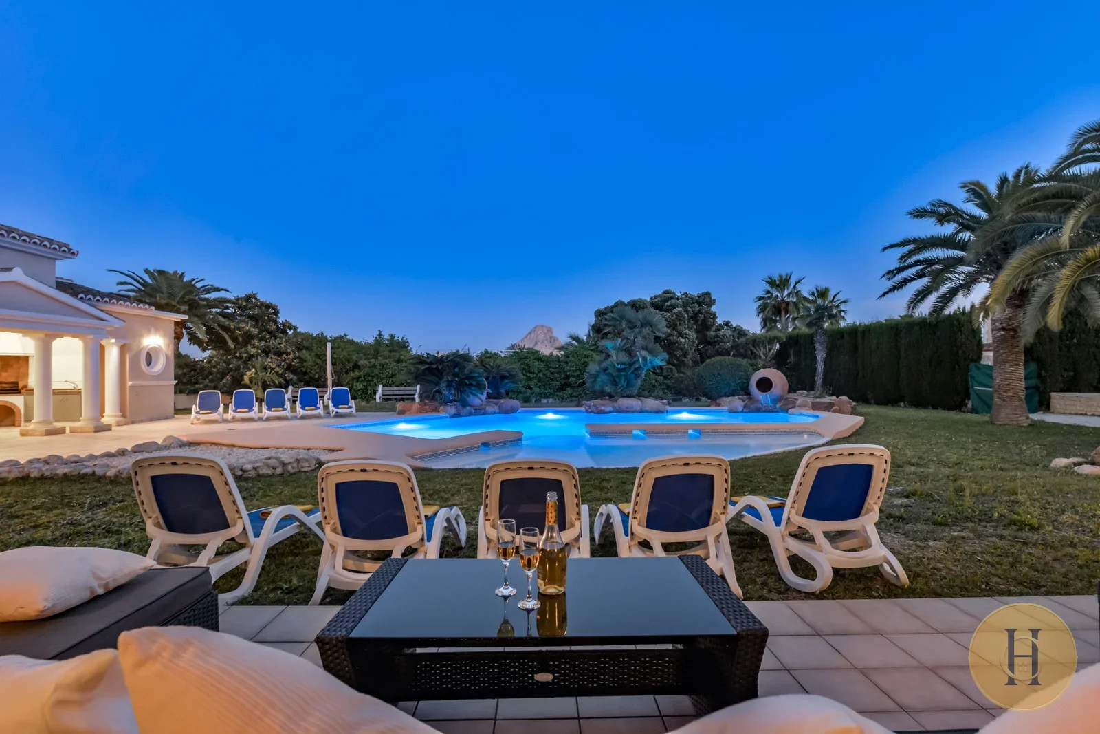 VG - Alquiler Villa Ifach Calpe con Piscina Privada | HotelsCasa