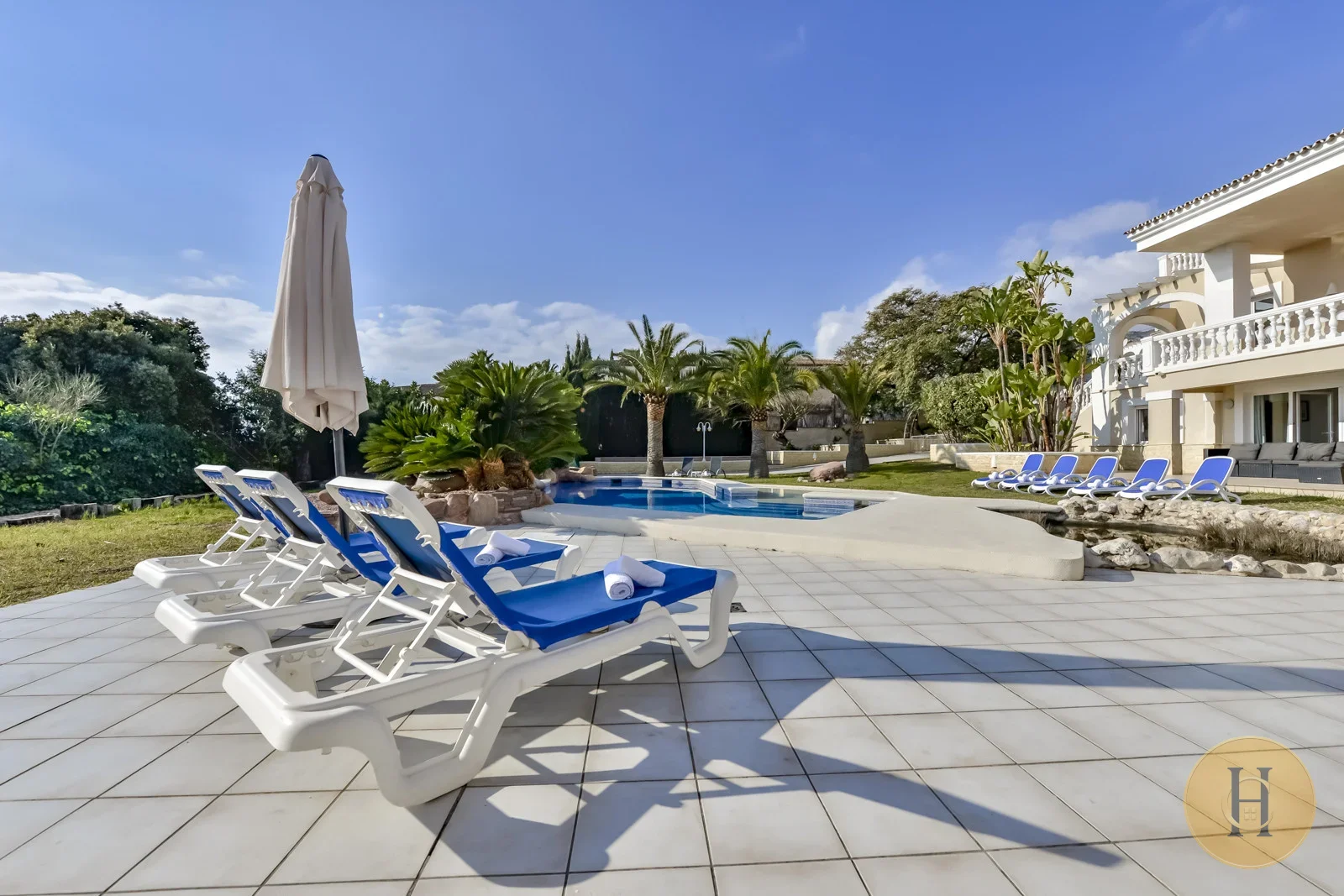 VG - Alquiler Villa Ifach Calpe con Piscina Privada | HotelsCasa